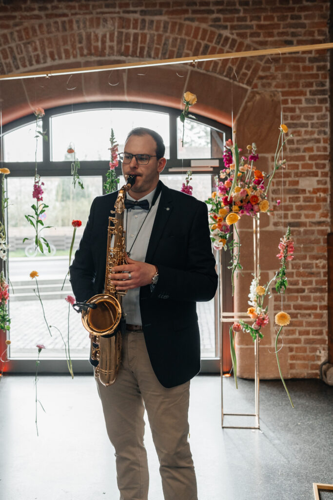 Hochzeitssaxophonist, Taktvolle Trauungen, Saxophonist, Frankfrut