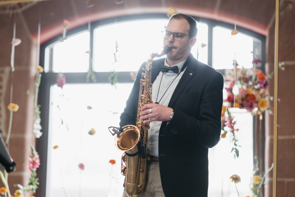 Live-Künstler, Hochzeits-Saxophonist, Taktvolle Trauungen, Rhein-Main-Gebiet, Unterfranken