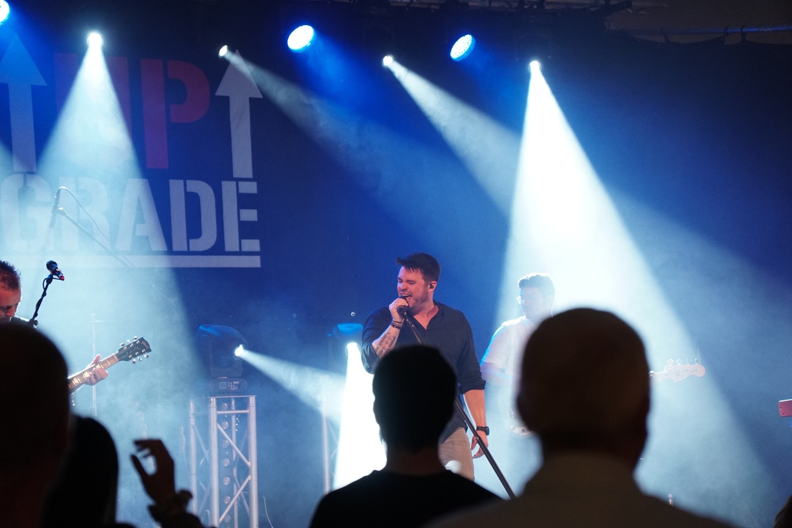 Stimmungsvolle Livemusik einer professionellen Band auf einer Hochzeit